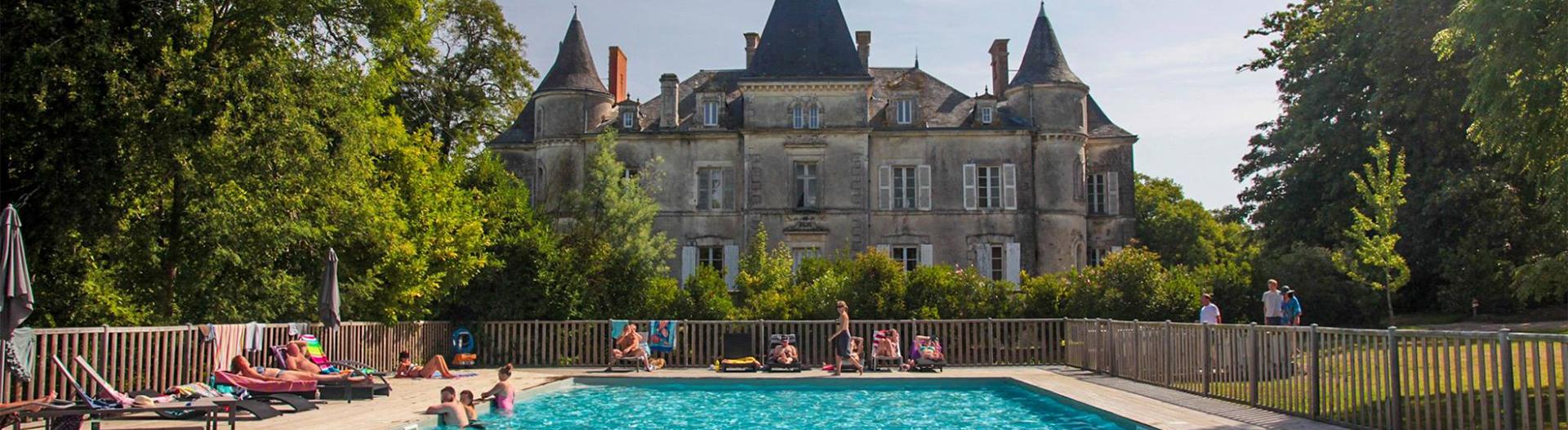 Château La Forêt piscine